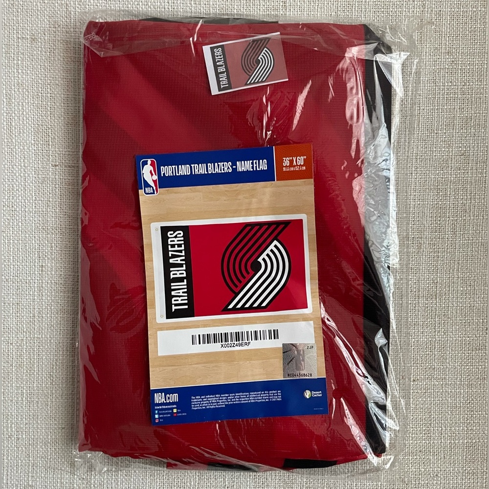 PORTLAND TRAILBLAZERS OFFICIAL NBA FLAG! 36”x60”